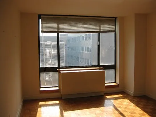 Rented by Classic Marketing- 530 Park1 | media 36