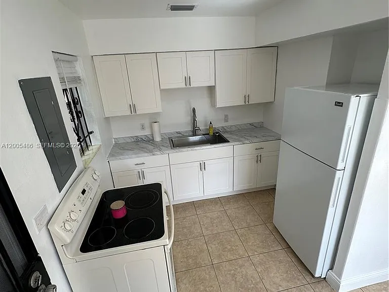3501 NW 171st Ter — Photo 9