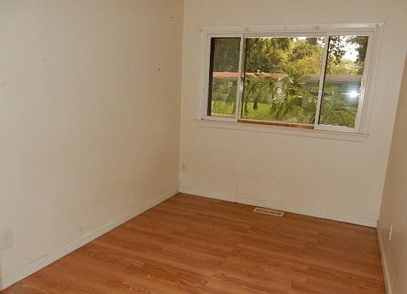 5th image of 135 Dauphin Ln