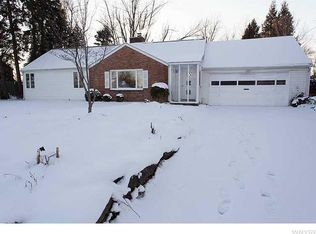 4128 S Fireside Dr, Williamsville, NY 14221