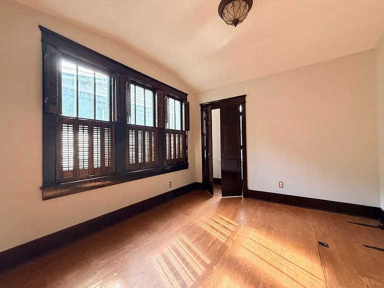 801 Shelby Ave — Photo 45