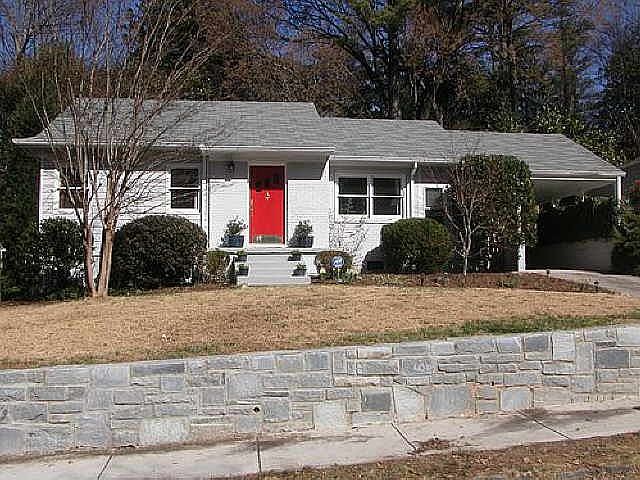 Great ranch located in the heart of Piedmont Heights / Midtown