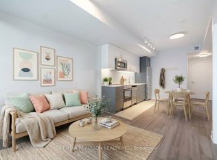 2525 Bathurst St #805, Toronto, ON M6B 2Y9