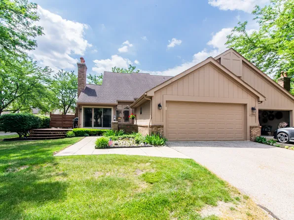 37648 N Laurel Park Dr #63, Livonia, MI 48152