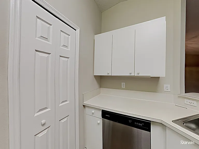 1711 SW Gloria Ln — Photo 2