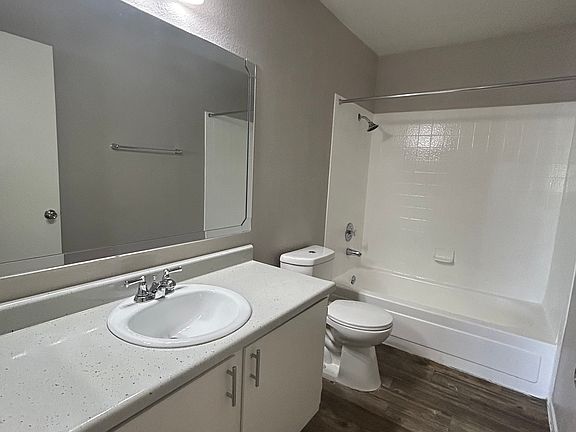 4th image of 5231 Pioneer Ave APT 202