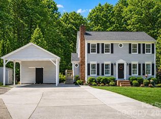 2724 Artesian Ct, Charlotte, NC 28270