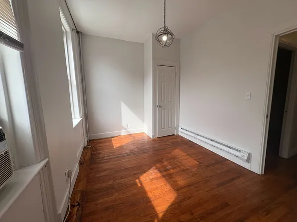 1839 Park Place image 3 of 13