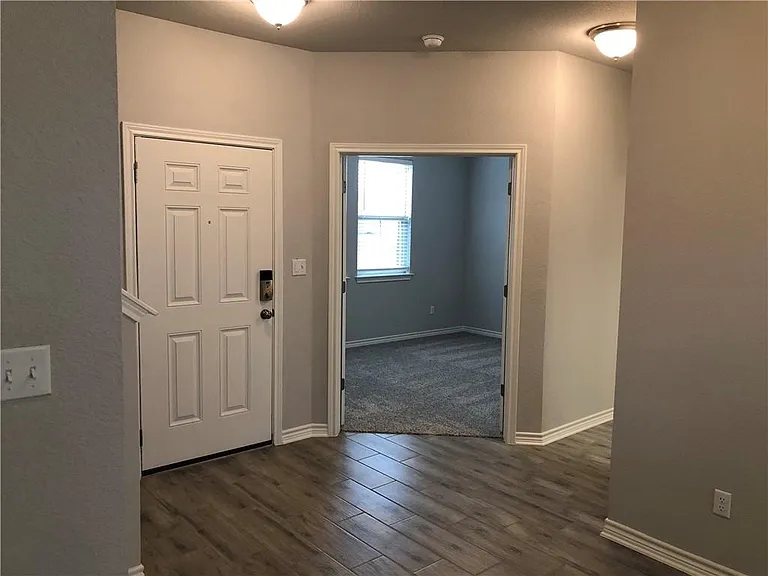2329 Pecan Island Dr — Photo 4