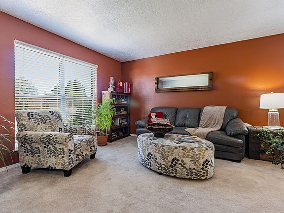 5th image of 6604 Gisele Dr NE