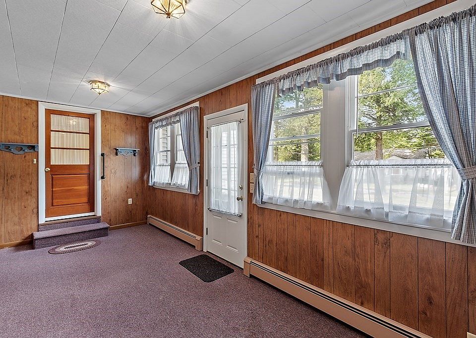 61 Highland Ave, Baldwinville, MA 01436 Zillow