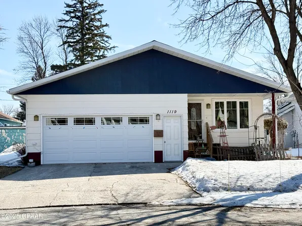 1119 6th St, Langdon, ND 58249