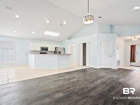 3rd image of 4215 Lauder Ln