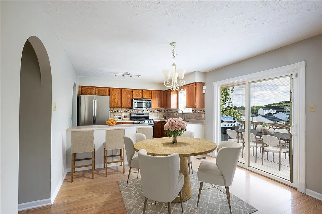 4 bed, 3.5 bath, 1824 sqft, $2,400 — Photo 4