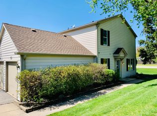 2636 Country Oaks Ct, Aurora, IL 60502