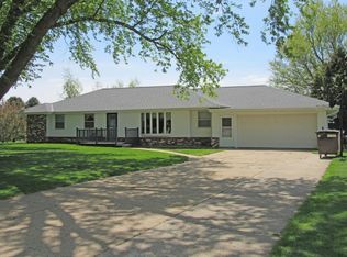 966 Oak Rd, Harlan, IA 51537