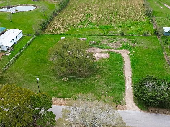 3rd image of 10234 Oberrender Rd