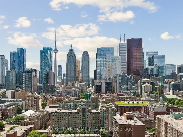 135 Lower Sherbourne St #2328, Toronto, ON M5A 1Y4