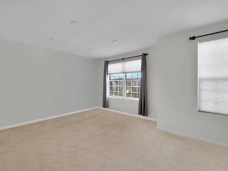 1398 Kessler Dr — Photo 24