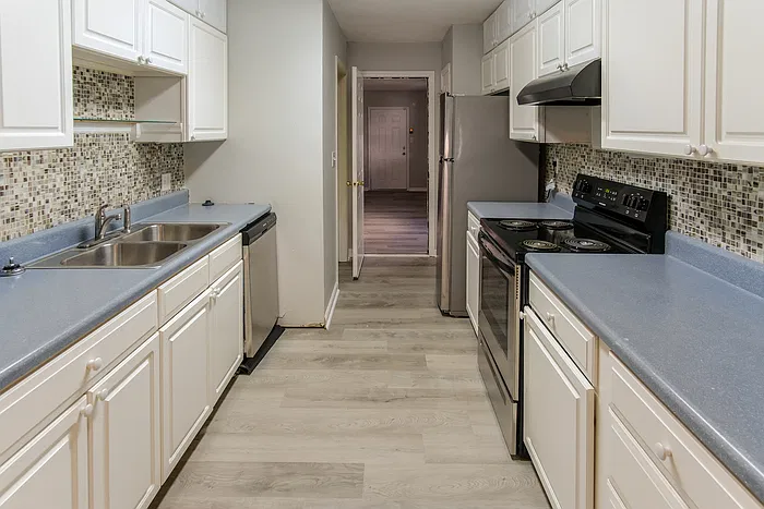 3 bed, 2.5 bath, 2338 sqft, $2,345 — Photo 4