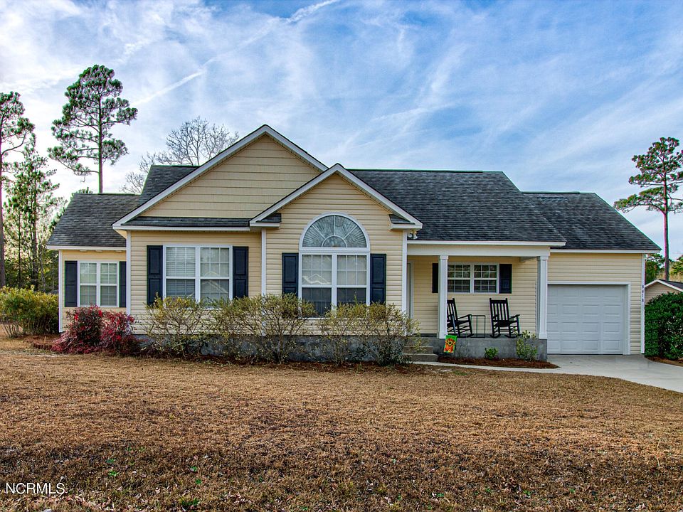 1st image of 8418 Heirloom Drive NE