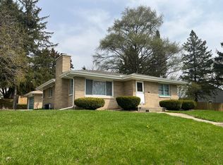 1133 Ogilby Rd, Rockford, IL 61102