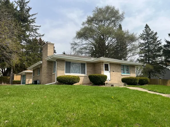 1133 Ogilby Rd, Rockford, IL 61102
