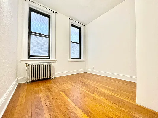 Rented by HOLTON REAL ESTATE INC. | media 6