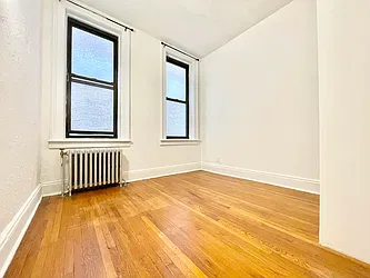 Rented by HOLTON REAL ESTATE INC.