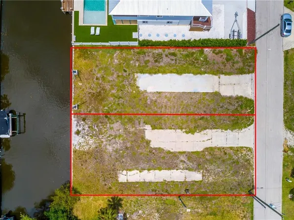 24533 Dolphin ST, BONITA SPRINGS, FL 34134