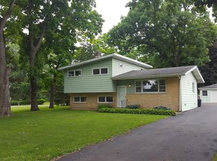 1503 Hickory St, Holiday Hills, IL 60051