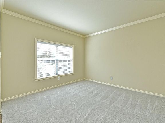 3rd image of 141 Justin Leonard Dr