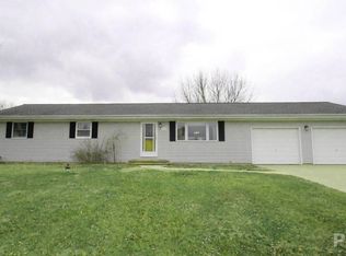 14081 Grandview Dr, Manito, IL 61546