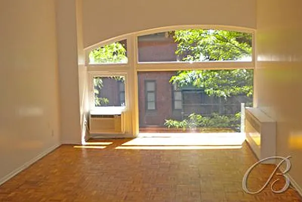 Sold by Bellmarc Realty | media 4