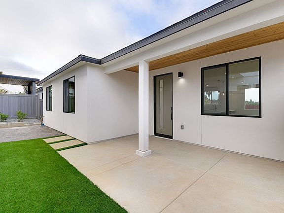 3rd image of 5142-44 Los Robles Dr #5144