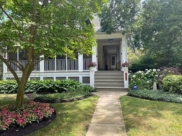1st image of 1023 Lake Ave