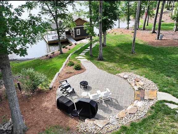 2nd image of 945 Kelly Brewer Rd #1