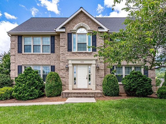 2nd image of 2804 Edgefield Dr