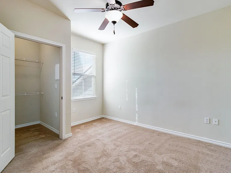 9613 Maurice Ave — Photo 29