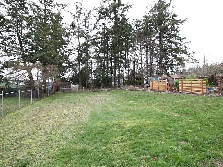 441 NE Regatta Dr — Photo 10