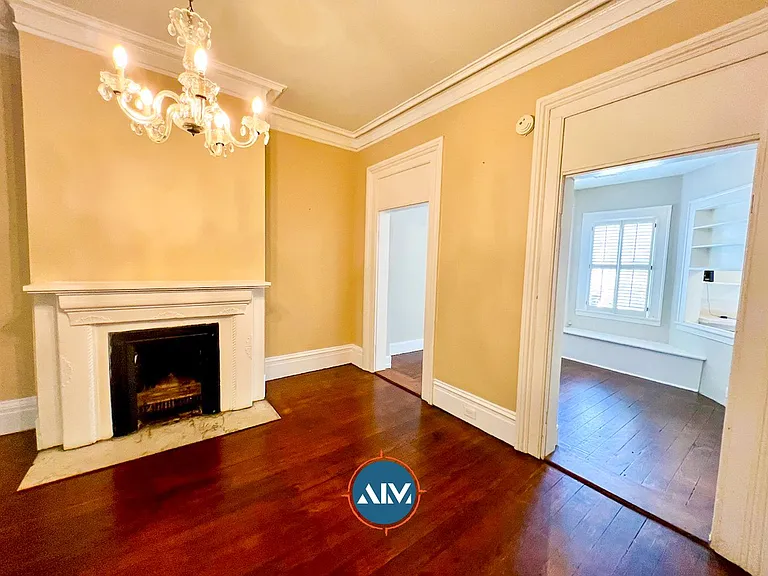 208 E Taylor St — Photo 13