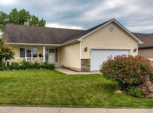 5205 Walnut Ridge Dr, Des Moines, IA 50317