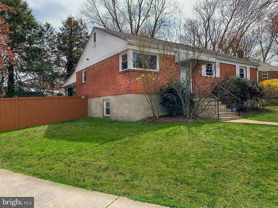 2nd image of 4602 Stoneleigh Ct