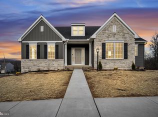 165 Scarlet Oak Dr, Etters, PA 17319
