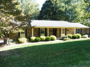 405 Coralwood Dr, Kingsport, TN 37663