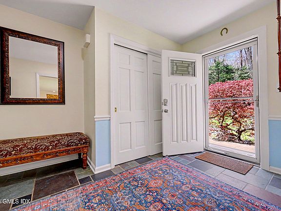 2nd image of 46 Stag Ln