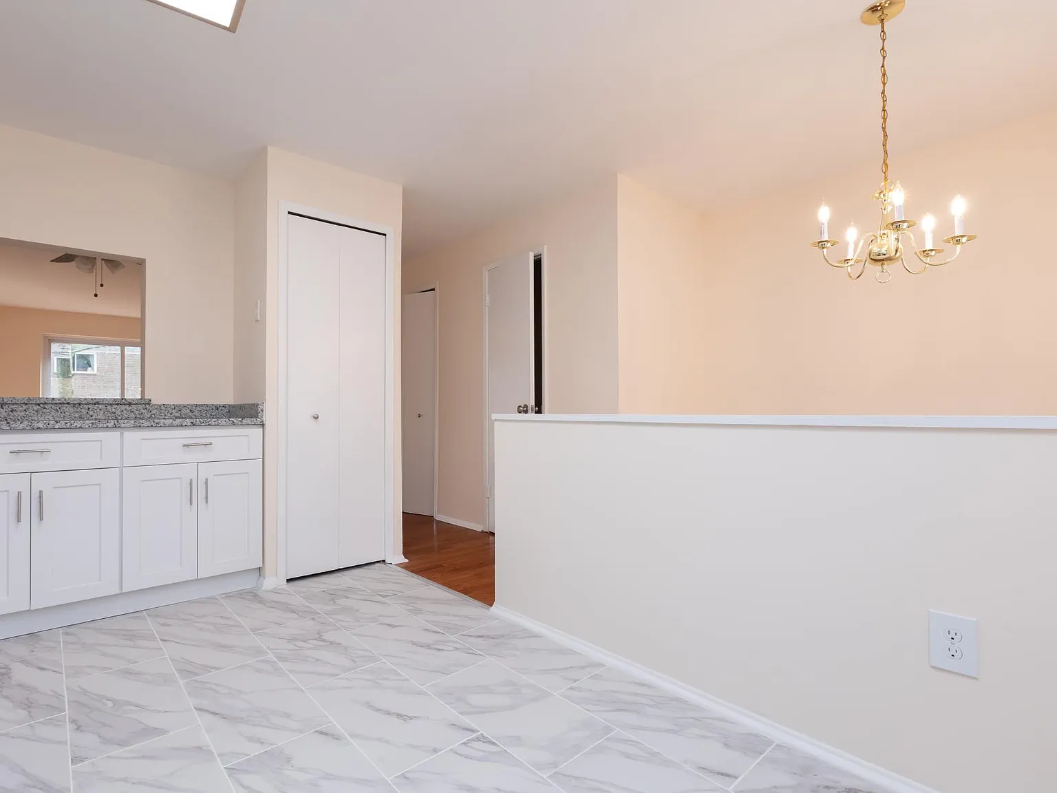 3 bed, 3.5 bath, 1728 sqft, $3,100 — Photo 4