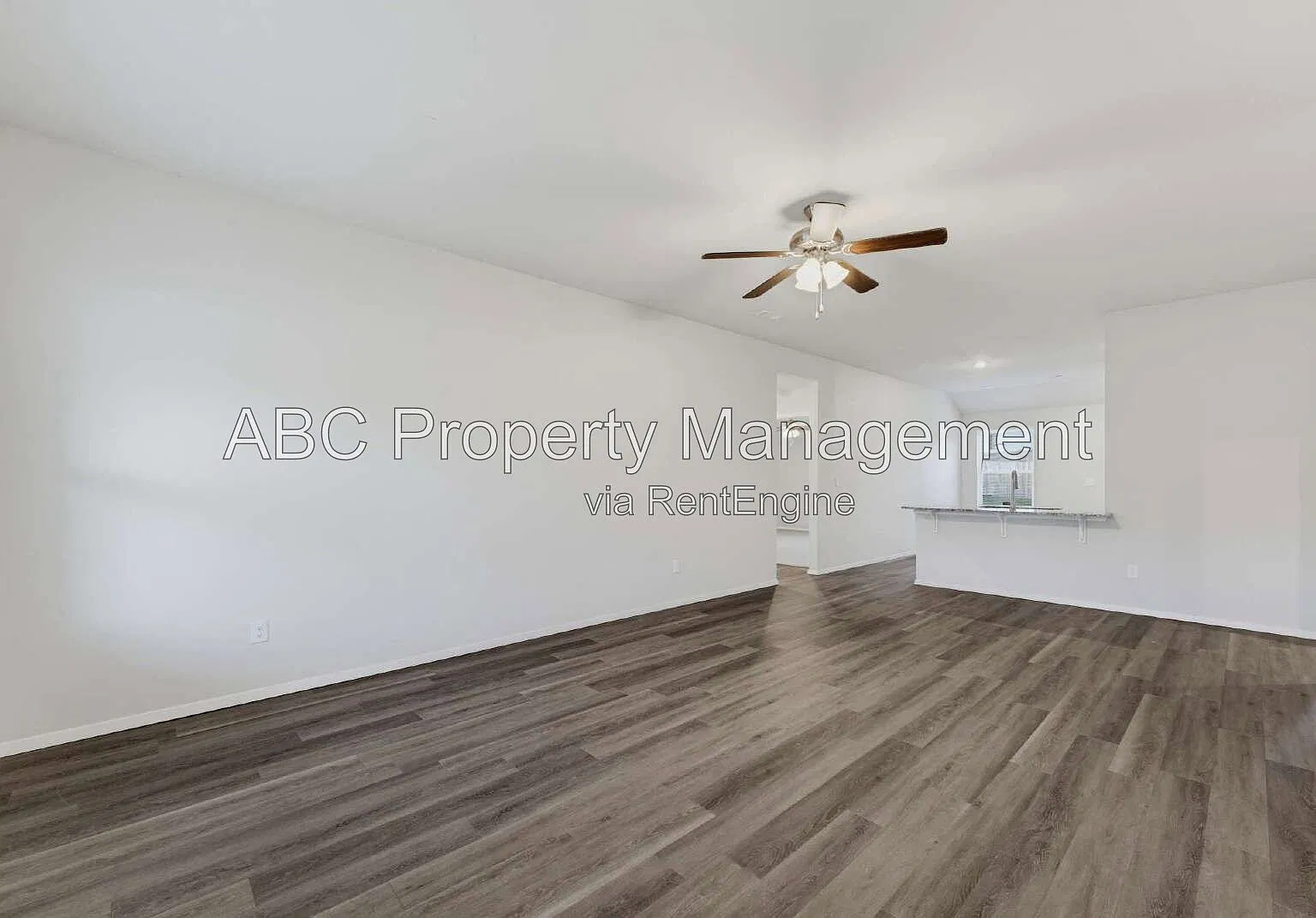 4 bed, 2.0 bath, 1652 sqft, $1,800 — Photo 4