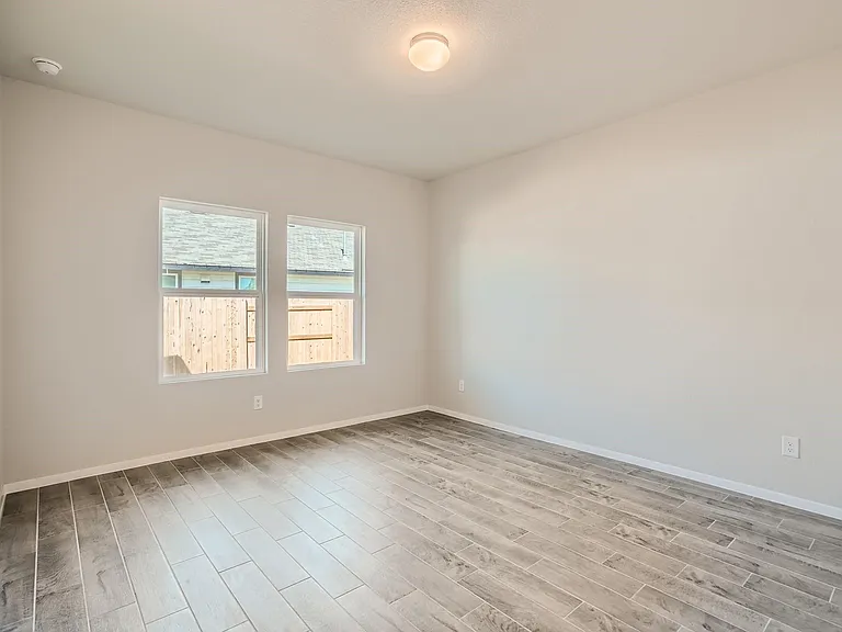 137 Delta Crst — Photo 14