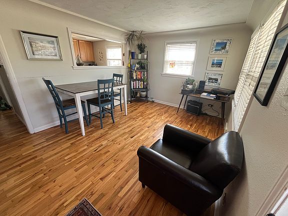 3rd image of 721 N Arcadia Pl